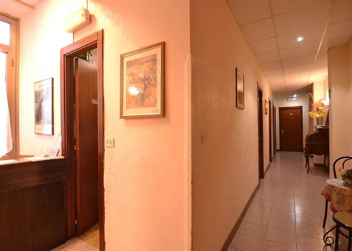 Otel Capri 2*