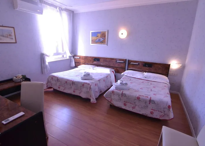 Capri Otel 2*